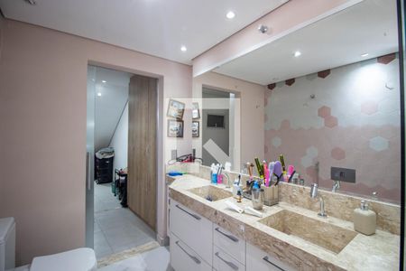 Casa à venda com 700m², 3 quartos e 5 vagasBanheiro da Suíte 1