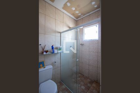 Casa à venda com 700m², 3 quartos e 5 vagasBanheiro da Suíte 2