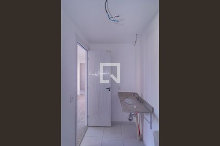 Apartamento à venda com 48m², 2 quartos e sem vaga Apartamento à venda com 48m², 2 quartos e sem vagaBanheiro