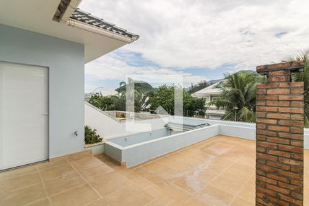 Casa de condomínio para alugar com 430m², 7 quartos e 2 vagasSuíte 2 - terraço