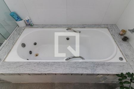 Casa de condomínio para alugar com 430m², 7 quartos e 2 vagasSuíte 1 - Banheiro