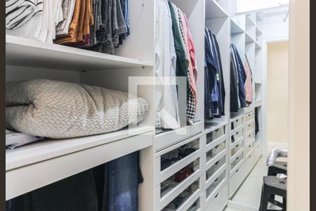 Casa de condomínio para alugar com 430m², 7 quartos e 2 vagasSuíte 1 - Closet