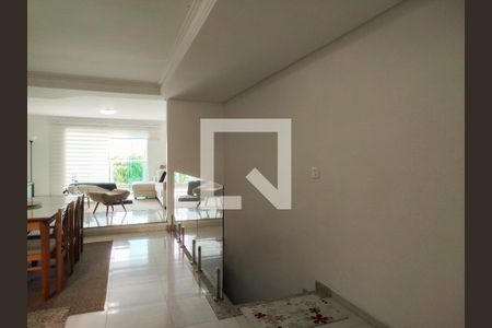 Casa à venda com 360m², 4 quartos e 4 vagas Casa à venda com 360m², 4 quartos e 4 vagasSala de Jantar