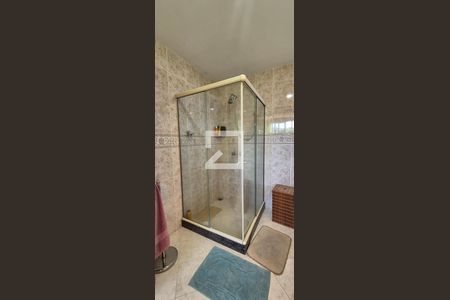 Casa de condomínio à venda com 550m², 4 quartos e 3 vagas Casa de condomínio à venda com 550m², 4 quartos e 3 vagasBanheiro 2