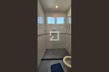 Casa de condomínio à venda com 550m², 4 quartos e 3 vagas Casa de condomínio à venda com 550m², 4 quartos e 3 vagasBanheiro do quarto 1