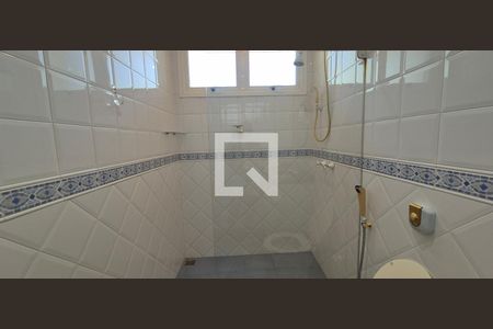 Casa de condomínio à venda com 550m², 4 quartos e 3 vagas Casa de condomínio à venda com 550m², 4 quartos e 3 vagasBanheiro do quarto 1