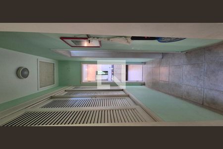 Casa de condomínio à venda com 550m², 4 quartos e 3 vagas Casa de condomínio à venda com 550m², 4 quartos e 3 vagasQuarto 4