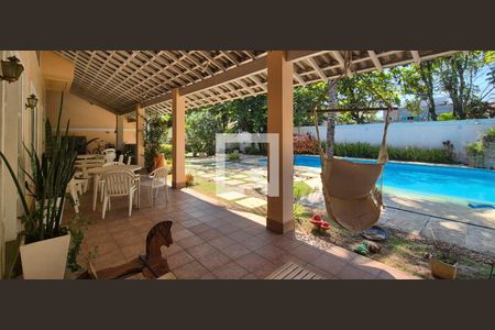 Casa de condomínio à venda com 550m², 4 quartos e 3 vagas Casa de condomínio à venda com 550m², 4 quartos e 3 vagasVaranda