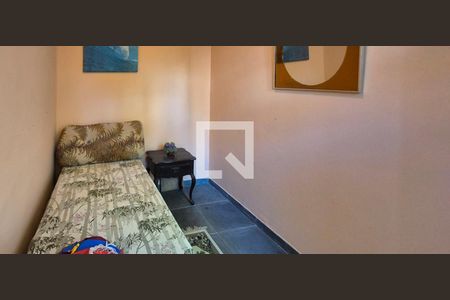 Casa de condomínio à venda com 550m², 4 quartos e 3 vagas Casa de condomínio à venda com 550m², 4 quartos e 3 vagasQuarto de serviço