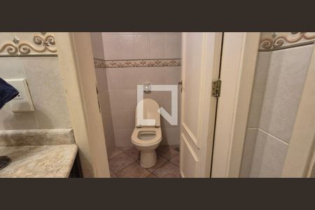 Casa de condomínio à venda com 550m², 4 quartos e 3 vagas Casa de condomínio à venda com 550m², 4 quartos e 3 vagasLavabo