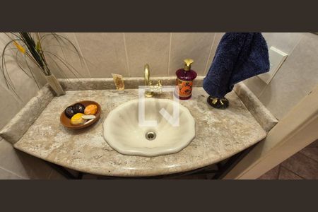 Casa de condomínio à venda com 550m², 4 quartos e 3 vagas Casa de condomínio à venda com 550m², 4 quartos e 3 vagasLavabo