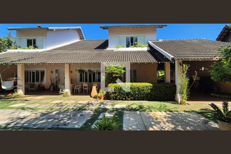 Casa de condomínio à venda com 550m², 4 quartos e 3 vagas Casa de condomínio à venda com 550m², 4 quartos e 3 vagasVaranda