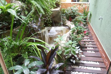 Casa à venda com 269m², 3 quartos e 8 vagasJardim