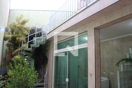 Casa à venda com 269m², 3 quartos e 8 vagasQuintal