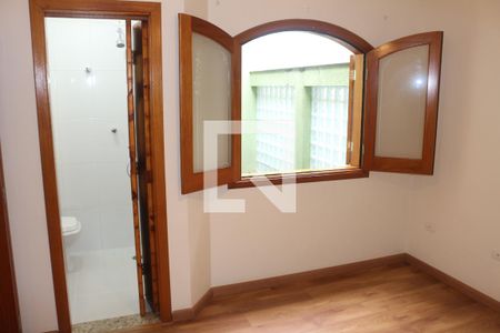 Casa à venda com 269m², 3 quartos e 8 vagasSuíte 2