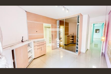 Casa à venda com 225m², 3 quartos e 5 vagas Casa à venda com 225m², 3 quartos e 5 vagasSuite 1