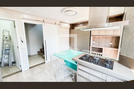 Casa à venda com 225m², 3 quartos e 5 vagas Casa à venda com 225m², 3 quartos e 5 vagasCozinha
