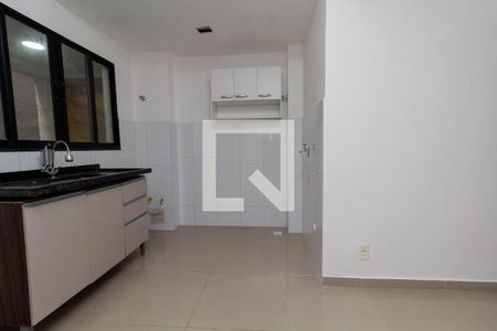 Sala e Cozinha de apartamento para alugar com 1 quarto, 25m² em Vila Santana, São Paulo