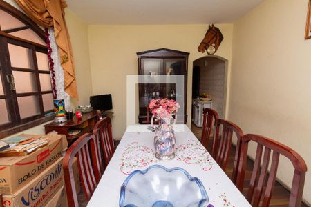 Casa à venda com 300m², 5 quartos e 3 vagas Casa à venda com 300m², 5 quartos e 3 vagasSala de Jantar