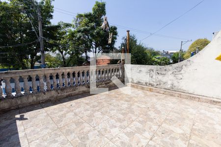 Casa à venda com 300m², 5 quartos e 3 vagas Casa à venda com 300m², 5 quartos e 3 vagasVaranda