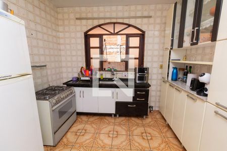 Casa à venda com 300m², 5 quartos e 3 vagas Casa à venda com 300m², 5 quartos e 3 vagasCozinha