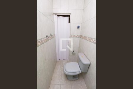 Casa à venda com 300m², 5 quartos e 3 vagas Casa à venda com 300m², 5 quartos e 3 vagasBanheiro 1