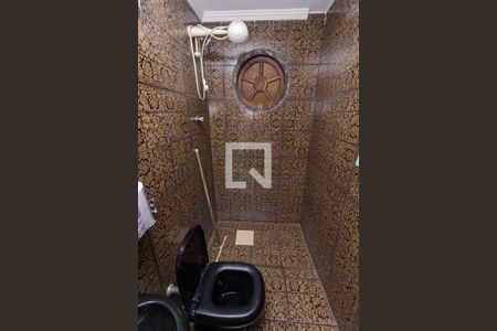 Casa à venda com 300m², 5 quartos e 3 vagas Casa à venda com 300m², 5 quartos e 3 vagasBanheiro 2