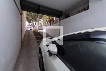 Casa à venda com 300m², 5 quartos e 3 vagas Casa à venda com 300m², 5 quartos e 3 vagasGaragem