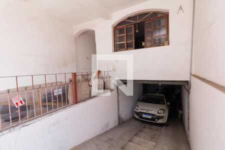 Casa à venda com 300m², 5 quartos e 3 vagas Casa à venda com 300m², 5 quartos e 3 vagasGaragem