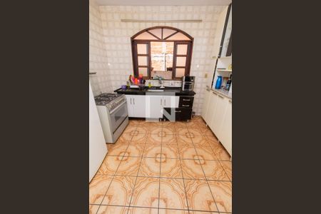 Casa à venda com 300m², 5 quartos e 3 vagas Casa à venda com 300m², 5 quartos e 3 vagasCozinha