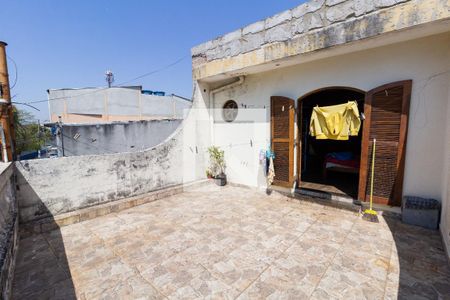 Casa à venda com 300m², 5 quartos e 3 vagas Casa à venda com 300m², 5 quartos e 3 vagasVaranda