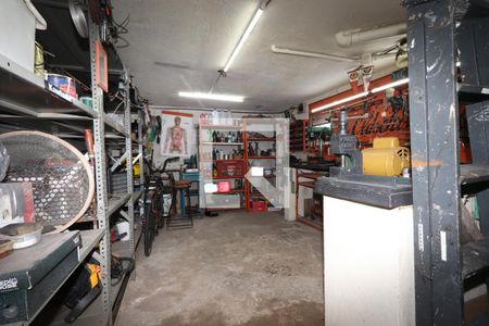 Casa à venda com 330m², 4 quartos e 6 vagasOficina