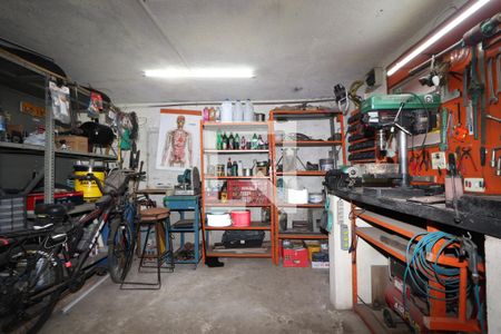 Casa à venda com 330m², 4 quartos e 6 vagasOficina