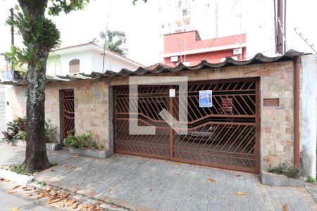 Casa à venda com 330m², 4 quartos e 6 vagasFachada