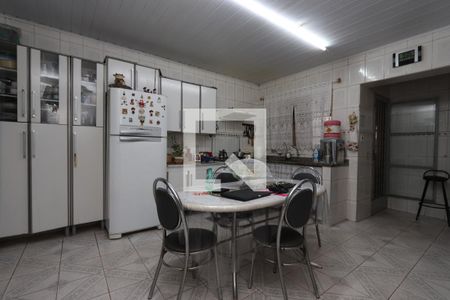 Casa à venda com 330m², 4 quartos e 6 vagasCozinha Casa 1