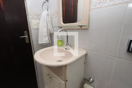 Casa à venda com 330m², 4 quartos e 6 vagasBanheiro Casa 2