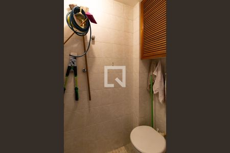 Apartamento à venda com 132m², 3 quartos e 1 vaga Apartamento à venda com 132m², 3 quartos e 1 vagaBanheiro de serviço