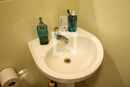 Casa de condomínio à venda com 61m², 2 quartos e 1 vaga Casa de condomínio à venda com 61m², 2 quartos e 1 vagaBanheiro 2