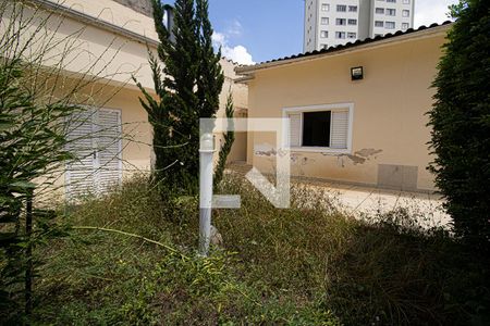 Casa à venda com 225m², 4 quartos e 6 vagas Casa à venda com 225m², 4 quartos e 6 vagasÁrea comum