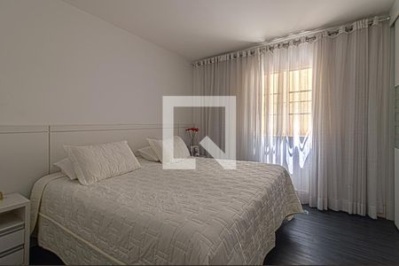 Casa à venda com 225m², 4 quartos e 6 vagas Casa à venda com 225m², 4 quartos e 6 vagasSuíte