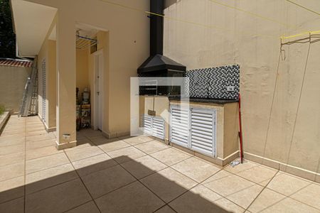 Casa à venda com 225m², 4 quartos e 6 vagas Casa à venda com 225m², 4 quartos e 6 vagasÁrea comum