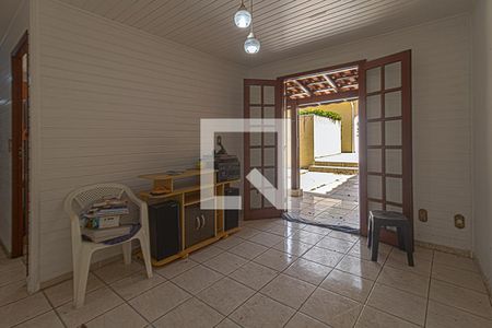 Casa à venda com 225m², 4 quartos e 6 vagas Casa à venda com 225m², 4 quartos e 6 vagasEdícula sala