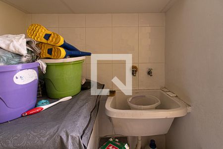 Casa à venda com 225m², 4 quartos e 6 vagas Casa à venda com 225m², 4 quartos e 6 vagasÁrea de serviço