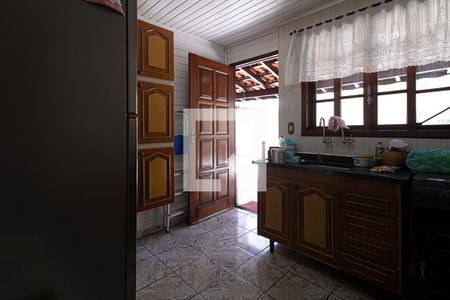 Casa à venda com 225m², 4 quartos e 6 vagas Casa à venda com 225m², 4 quartos e 6 vagasCozinha Edícula