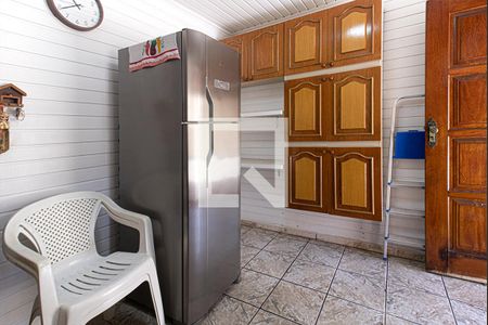 Casa à venda com 225m², 4 quartos e 6 vagas Casa à venda com 225m², 4 quartos e 6 vagasCozinha Edícula