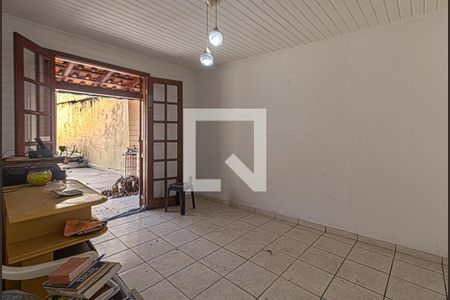 Casa à venda com 225m², 4 quartos e 6 vagas Casa à venda com 225m², 4 quartos e 6 vagasEdícula sala