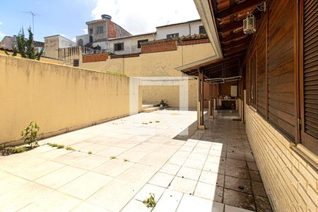 Casa à venda com 225m², 4 quartos e 6 vagas Casa à venda com 225m², 4 quartos e 6 vagasÁrea comum