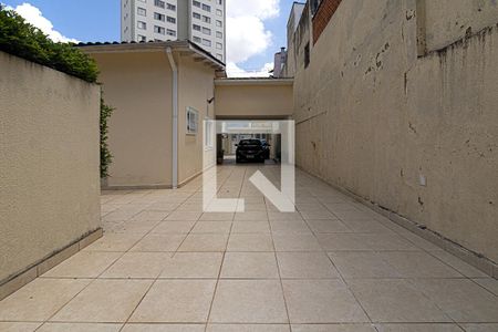 Casa à venda com 225m², 4 quartos e 6 vagas Casa à venda com 225m², 4 quartos e 6 vagasÁrea comum