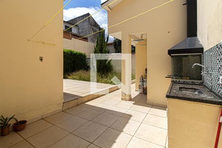 Casa à venda com 225m², 4 quartos e 6 vagas Casa à venda com 225m², 4 quartos e 6 vagasÁrea comum