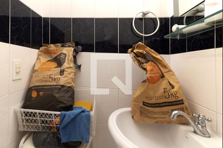 Casa à venda com 225m², 4 quartos e 6 vagas Casa à venda com 225m², 4 quartos e 6 vagasBanheiro de serviço